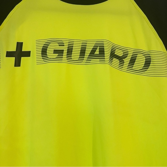 Nike Swim Yellow and Black Drifit  shirt spf 40 NWT - Picture 2 of 6